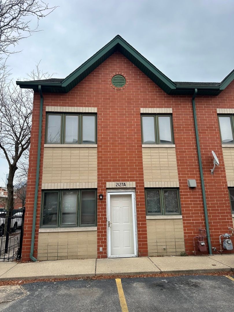 2127 Tan Court, Chicago, IL 60616