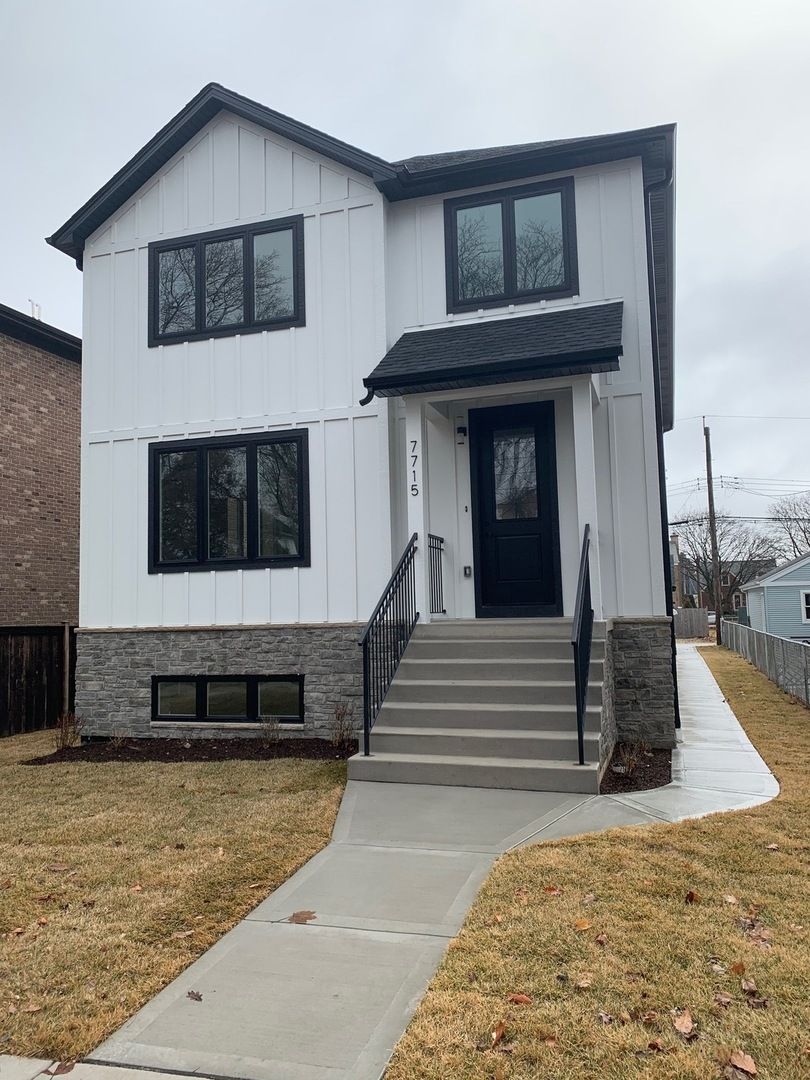7715 Balmoral Avenue, Chicago, IL 60656