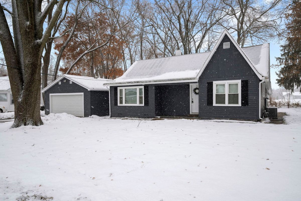 26347 Shannon Avenue, Antioch, IL 60002