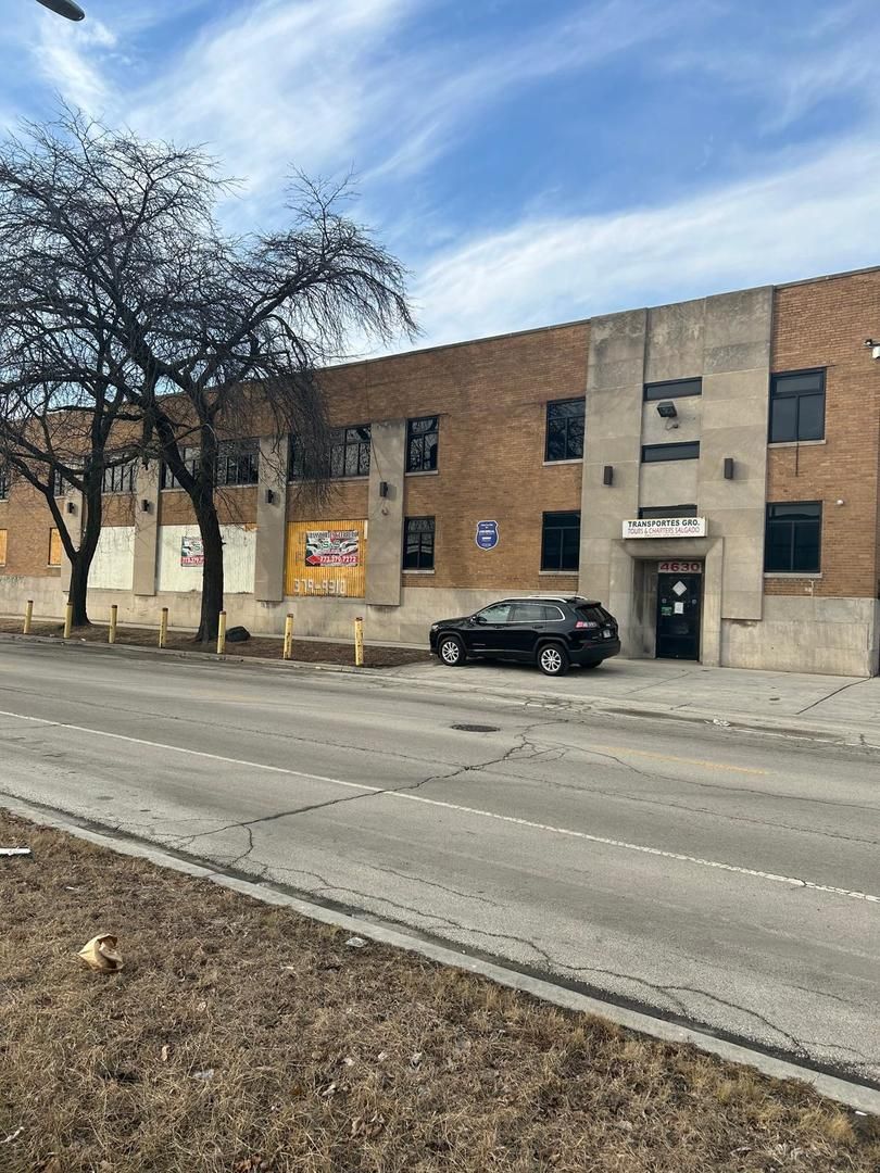 4630 W Augusta Boulevard — Chicago, IL 60651
