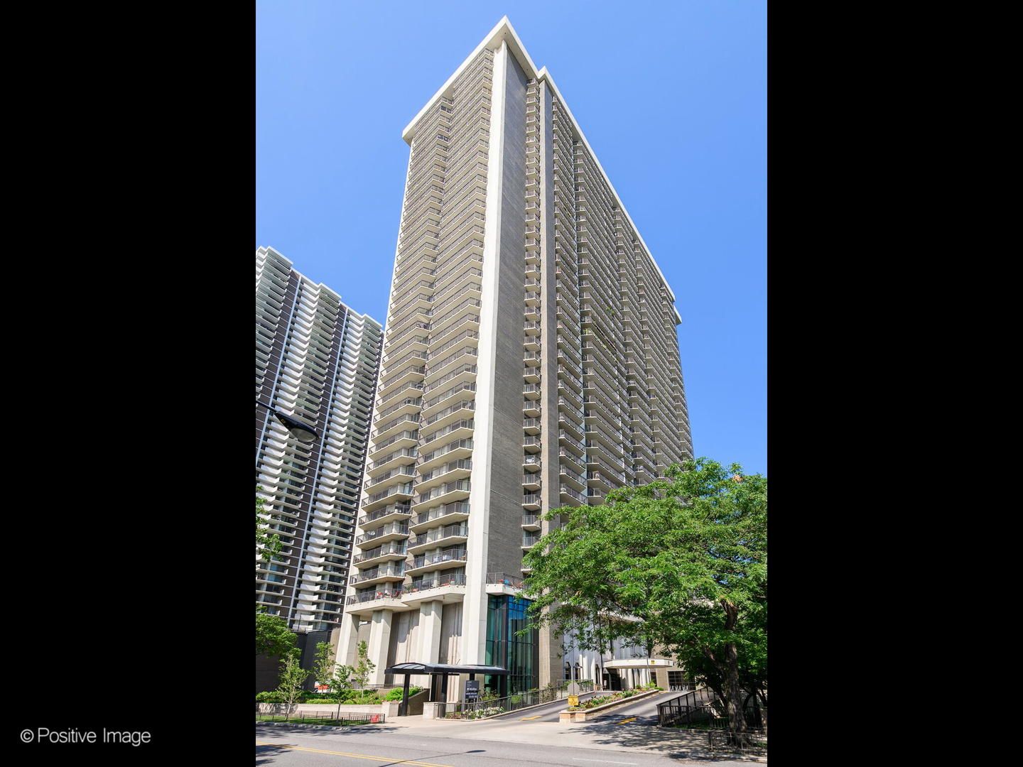 6007 N Sheridan Road #17G — Chicago, IL 60660