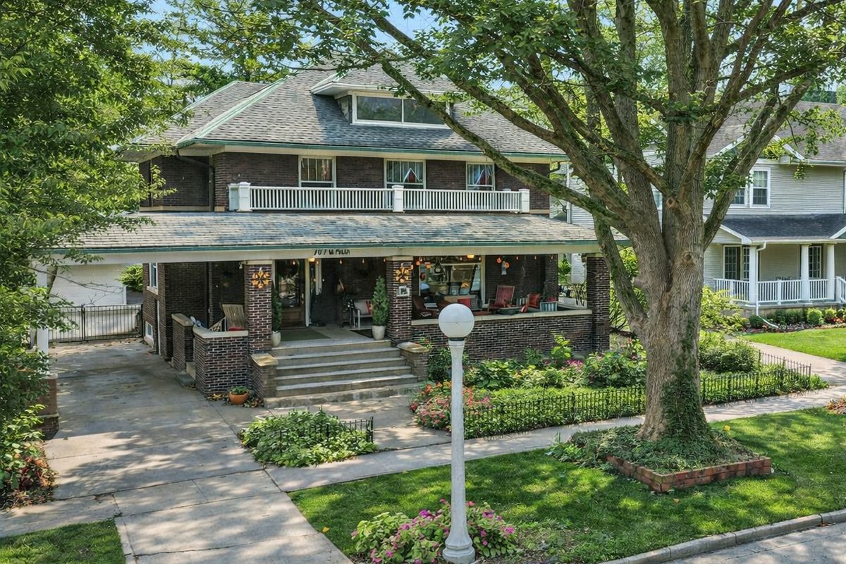 707 Main Street, Urbana, IL 61801