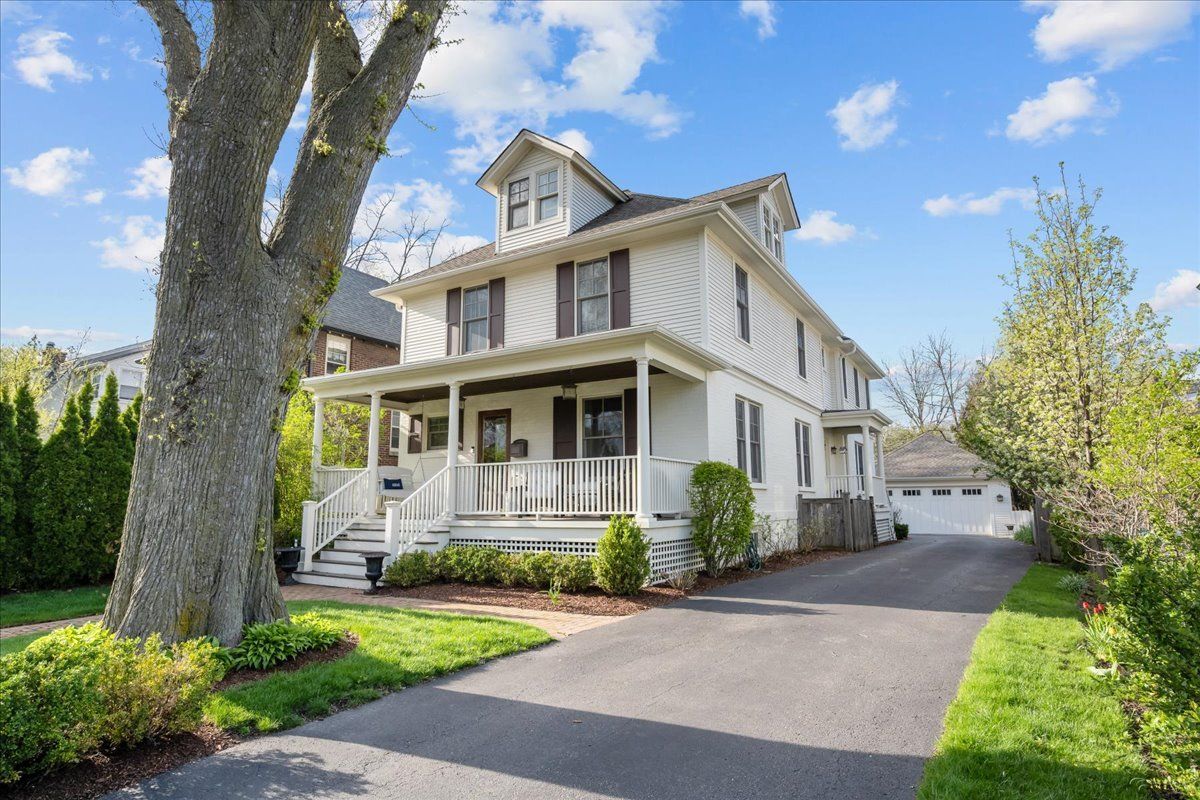 158 Atteridge Road — Lake Forest, IL 60045