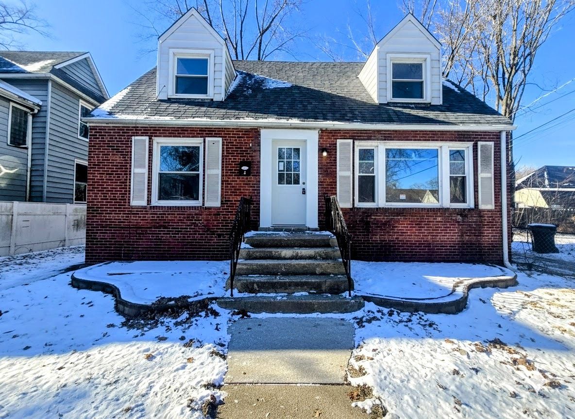 11616 Harvard Avenue — Chicago, IL 60628