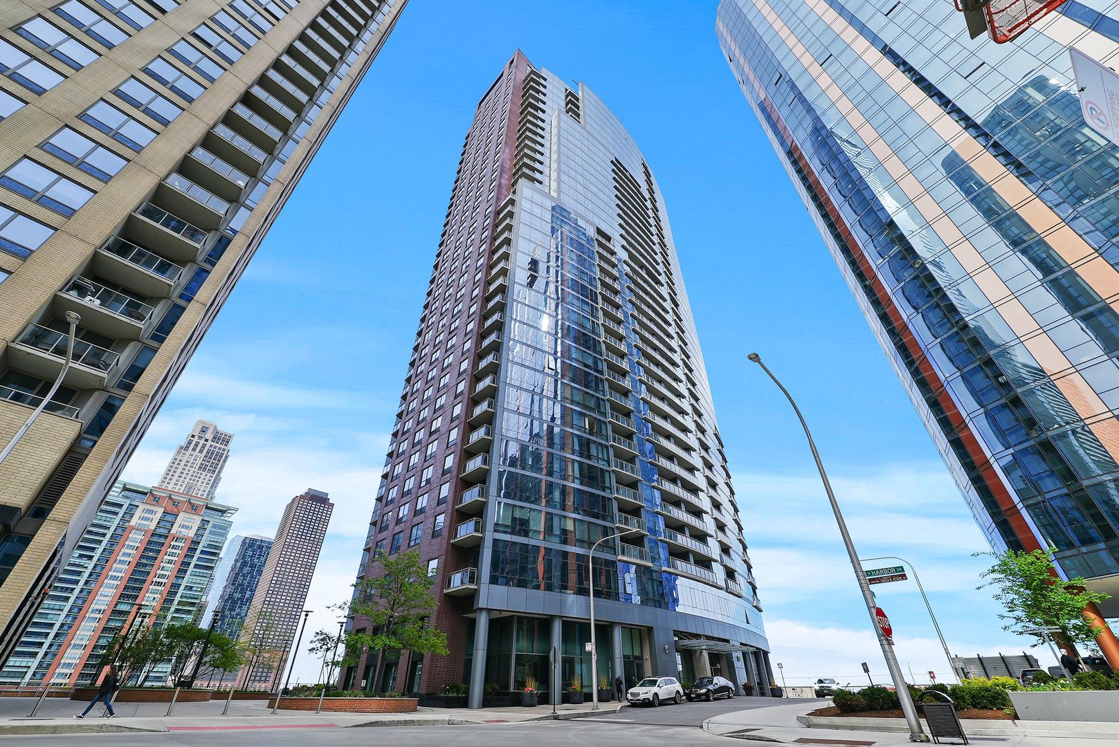 450 E Waterside Drive #2708 — Chicago, IL 60601