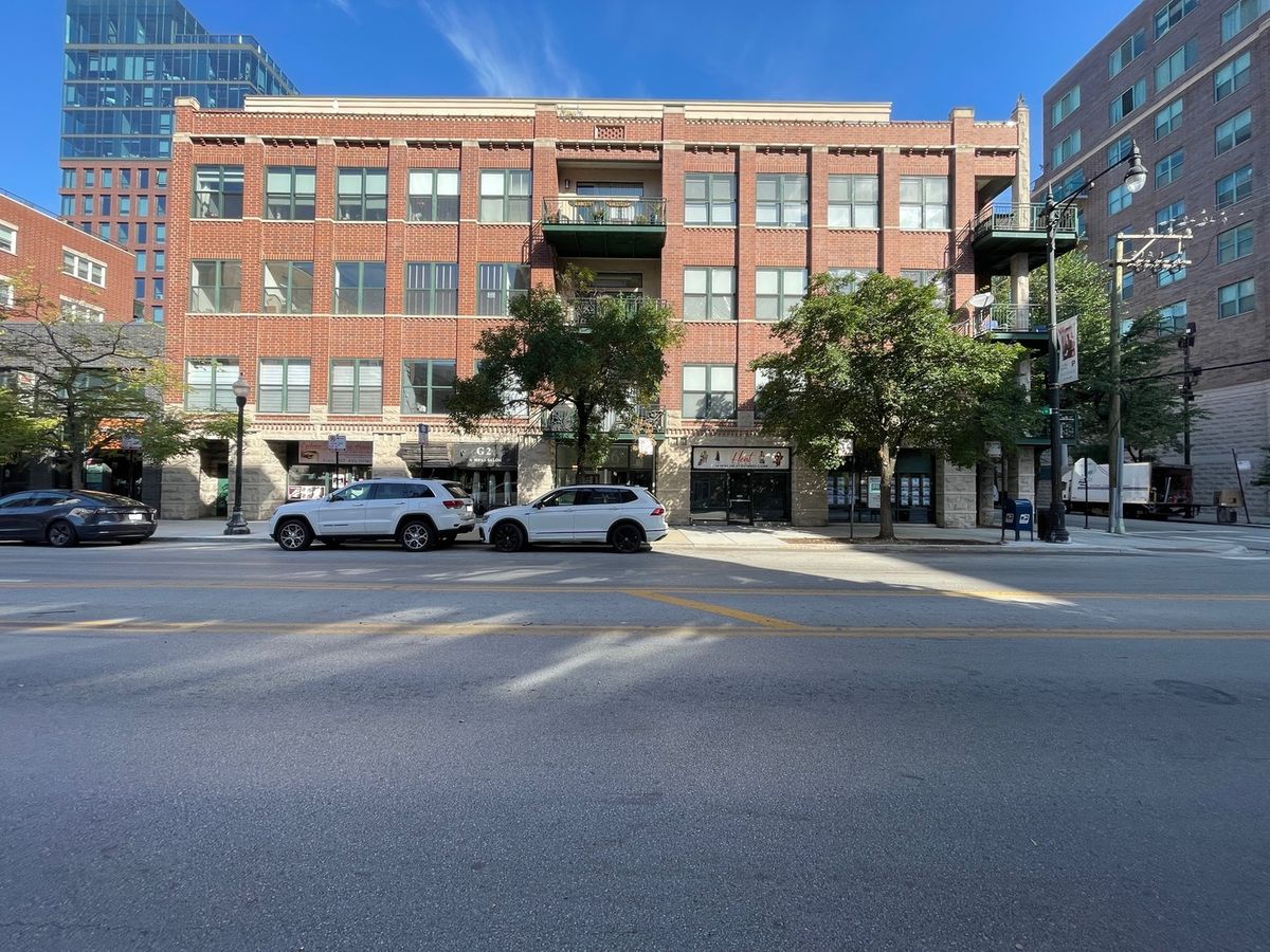 932 MADISON Street, Chicago, IL 60607