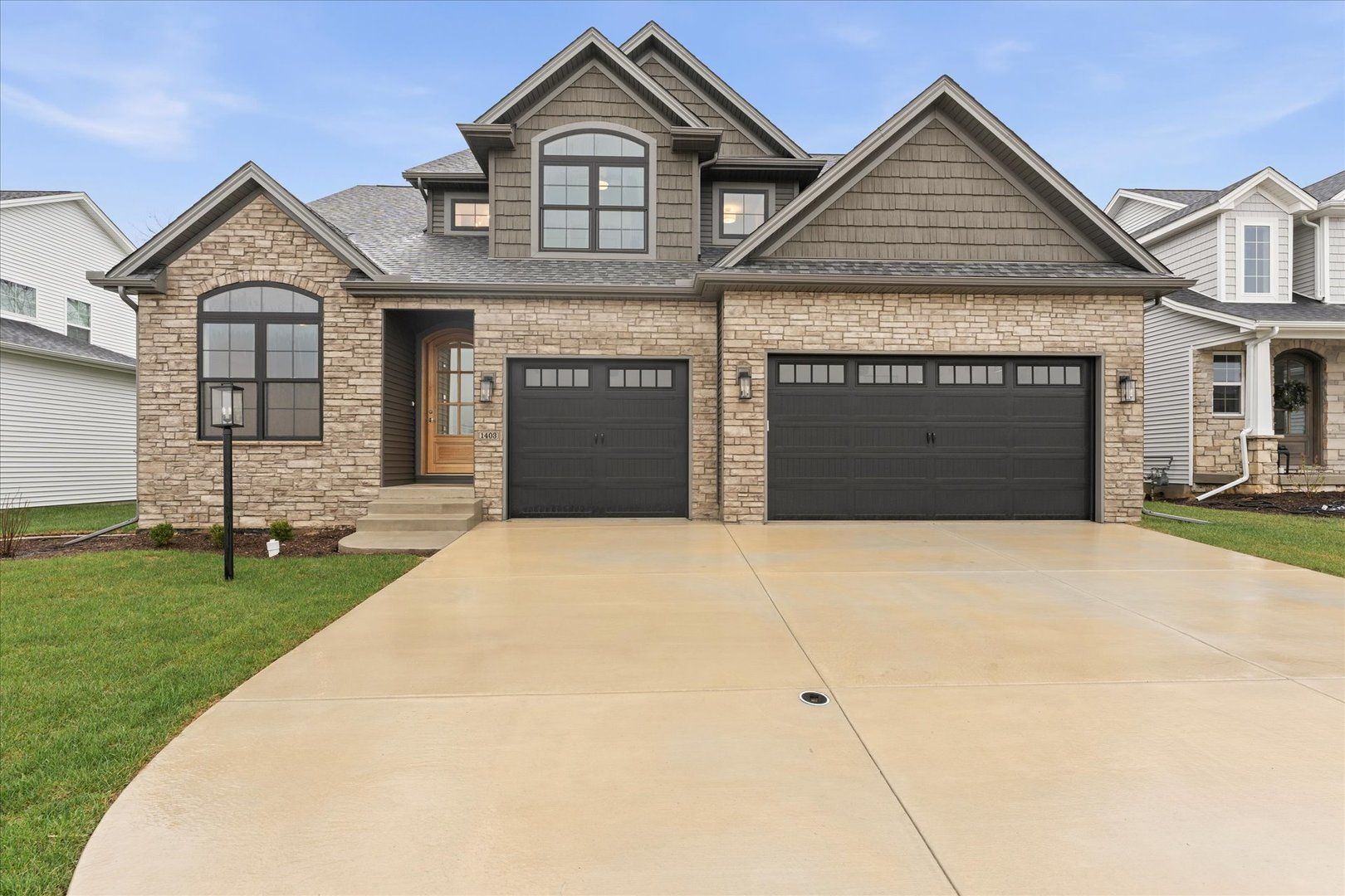 1403 Ravenwood Drive — Mahomet, IL 61853