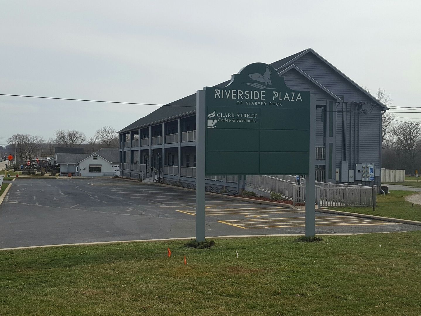 325 Clark Street #1F — Utica, IL 61373