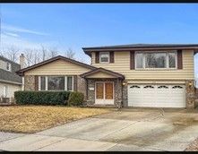 833 Heritage Drive, Addison, IL 60101