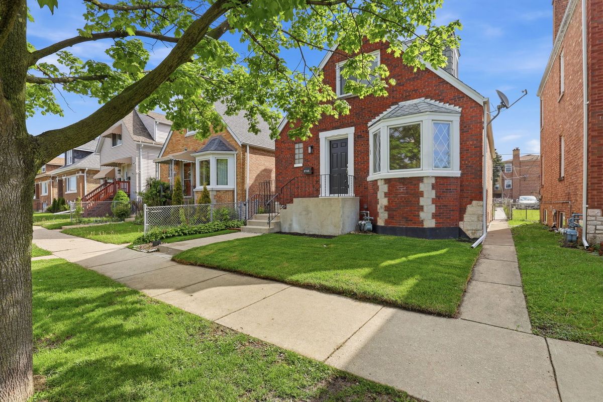 2705 73rd Avenue, Elmwood Park, IL 60707