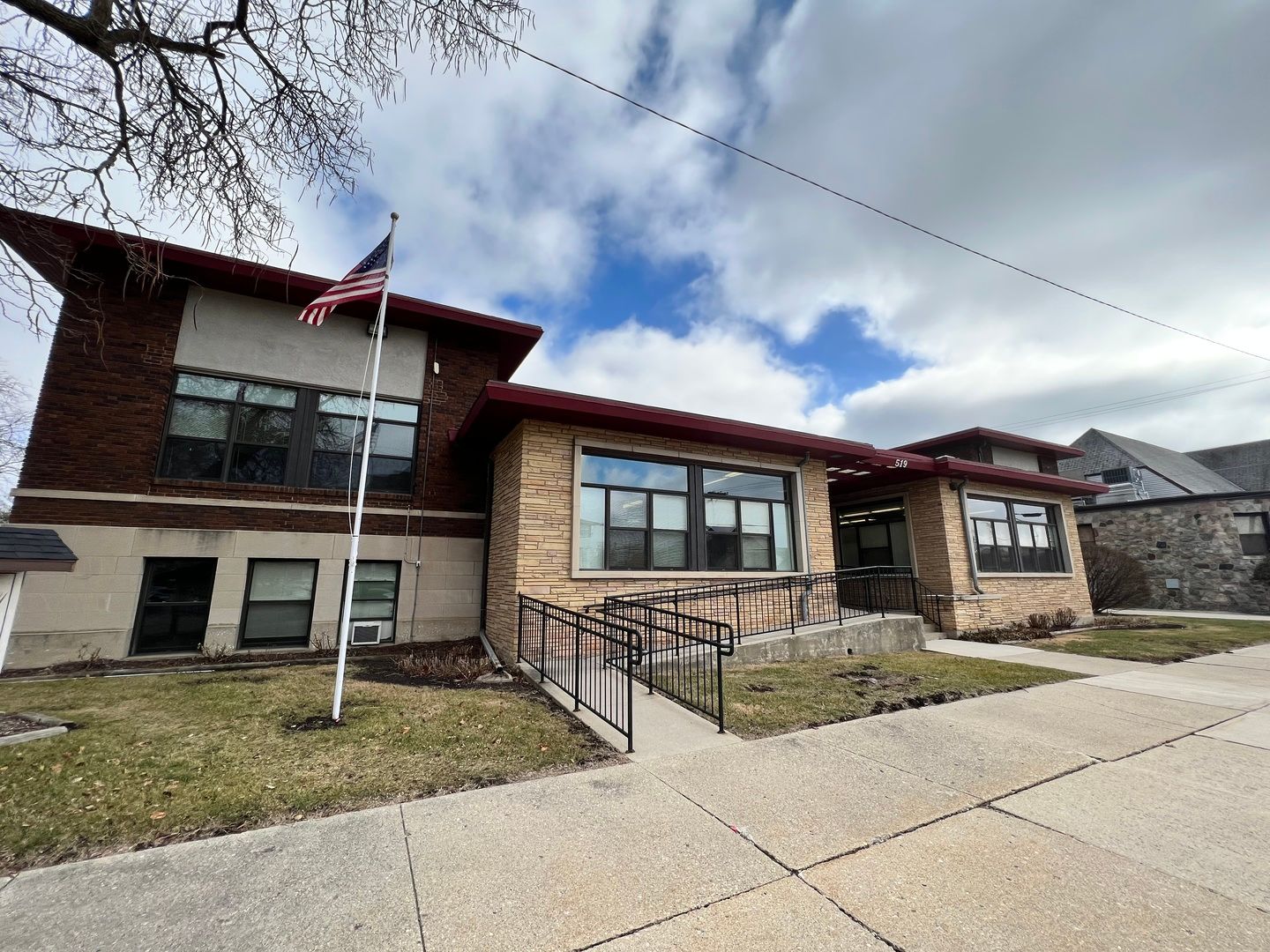 519 Franklin Street #201 — Morris, IL 60450