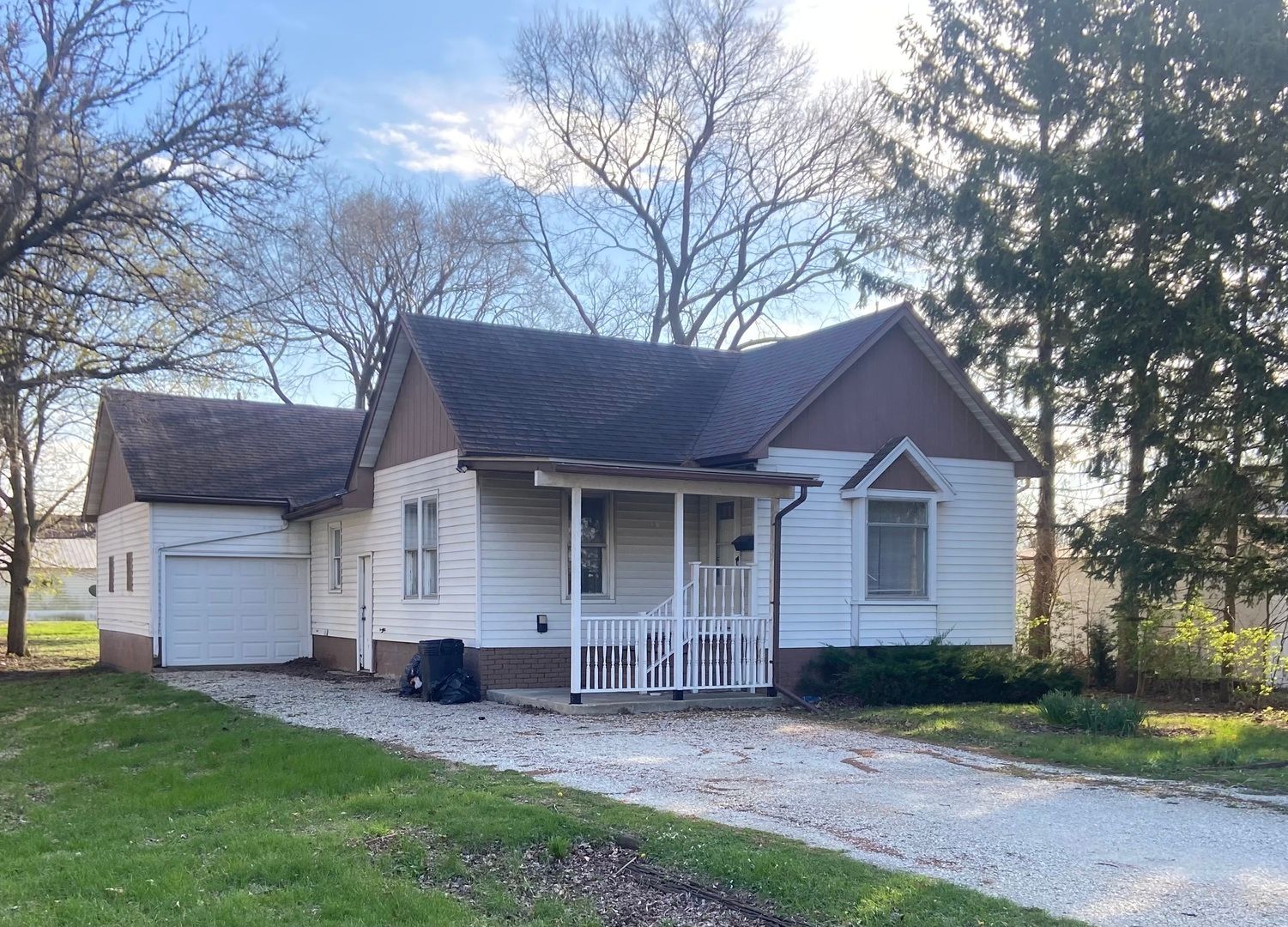 334 Pine Street W — Paxton, IL 60957