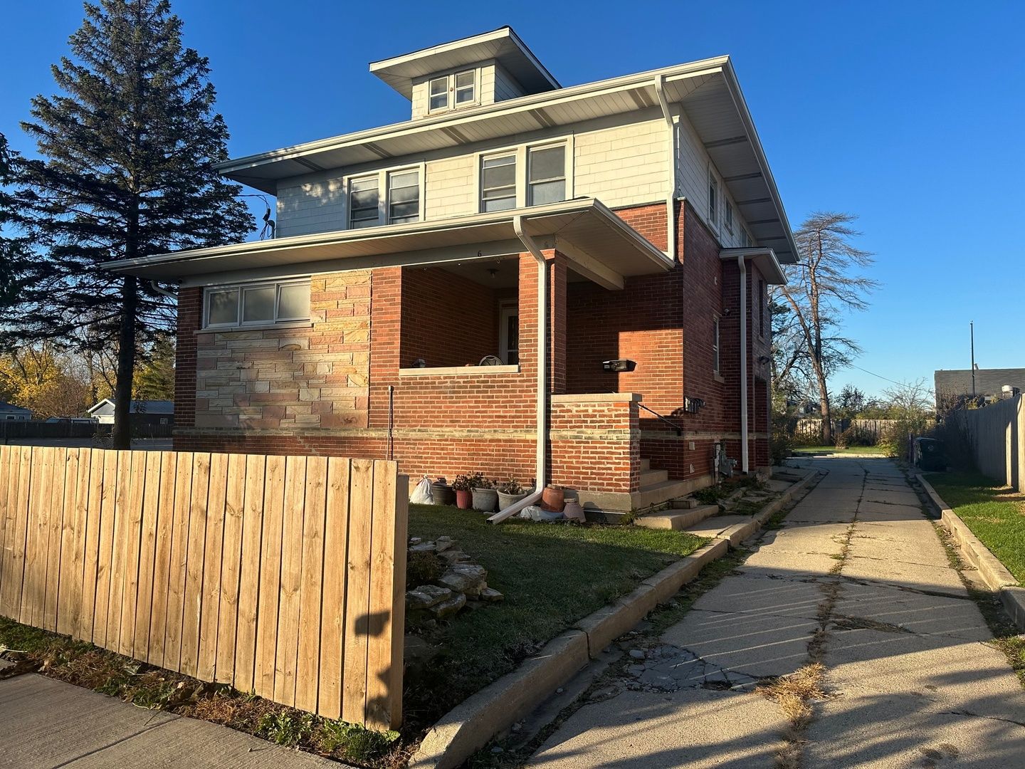 6 S Monterey Avenue #E — Villa Park, IL 60181