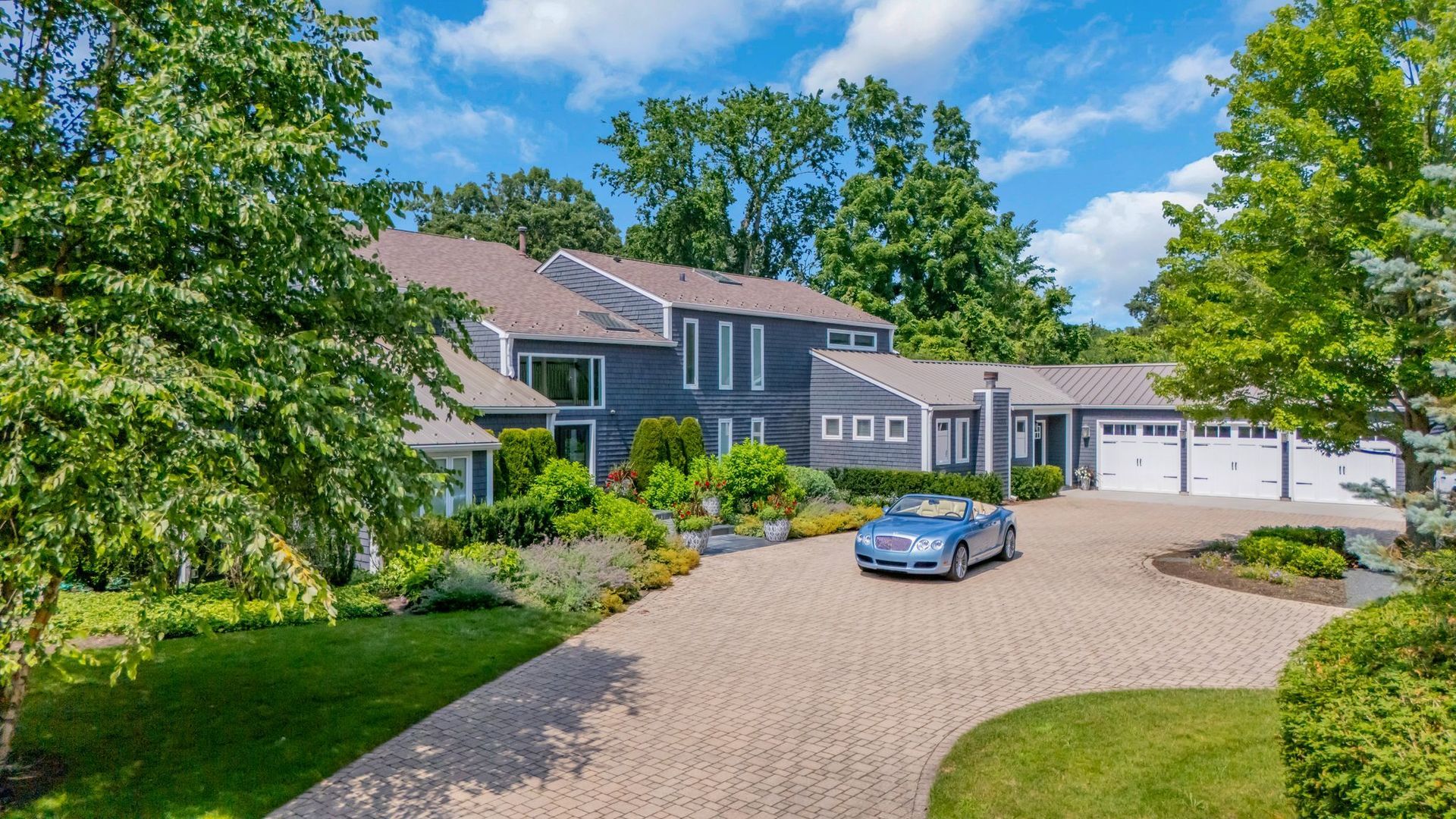 620 W Old Elm Road — Lake Forest, IL 60045