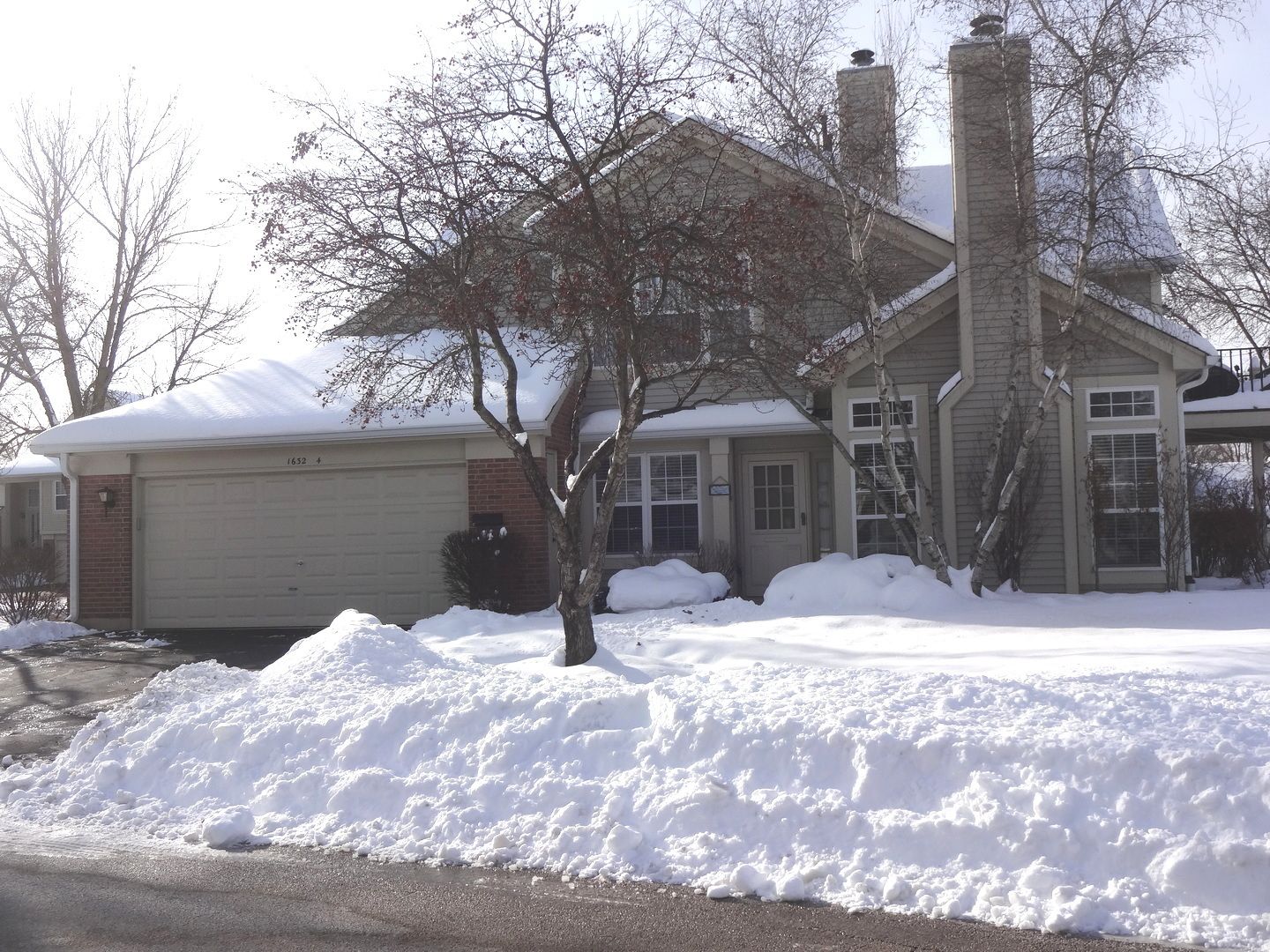 1632 Columbia Circle #4 — Bartlett, IL 60103
