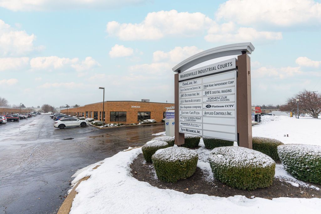 30W260 Butterfield Road #206 — Warrenville, IL 60555