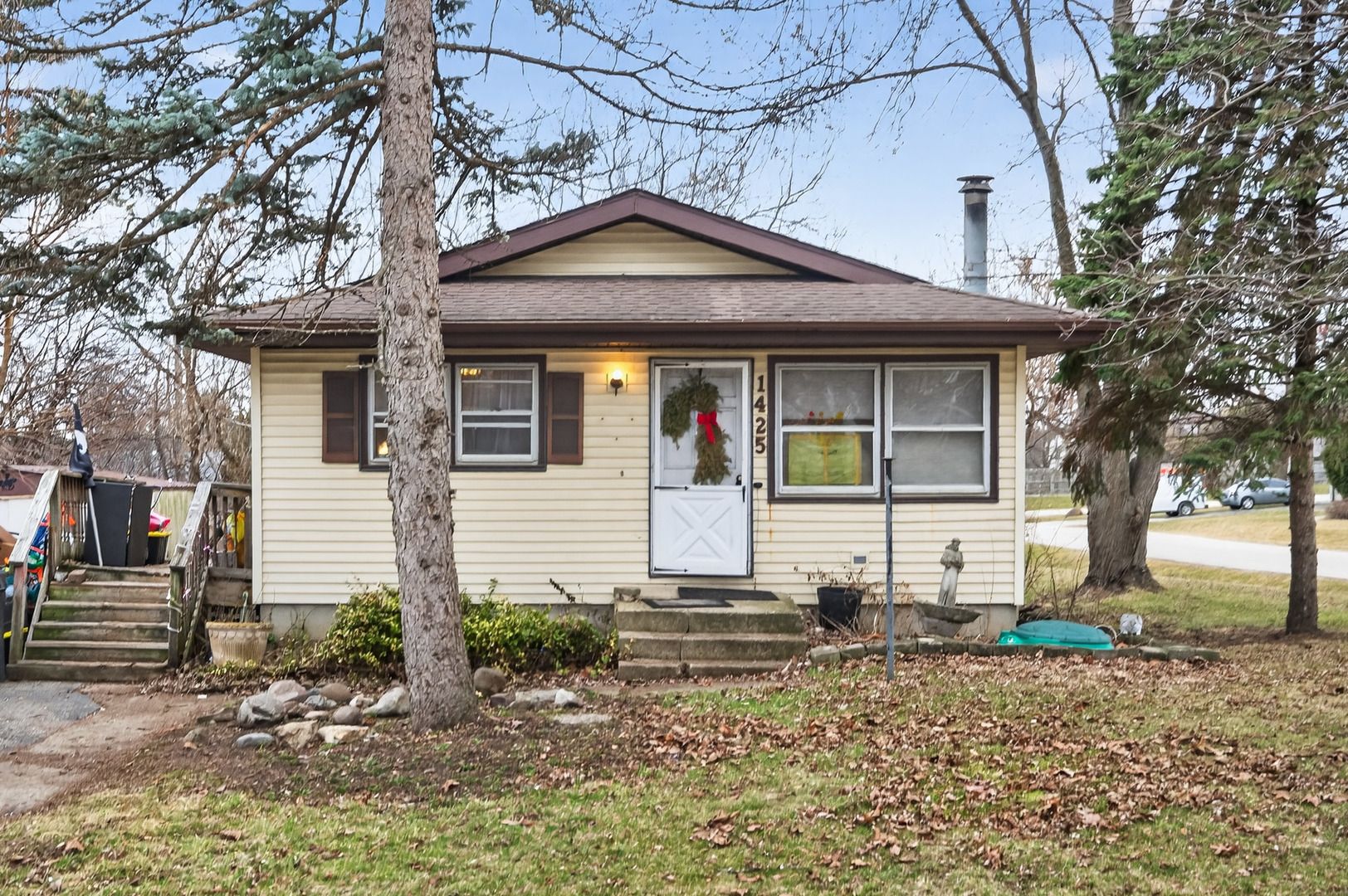 1425 Washington Street — Lake In The Hills, IL 60156