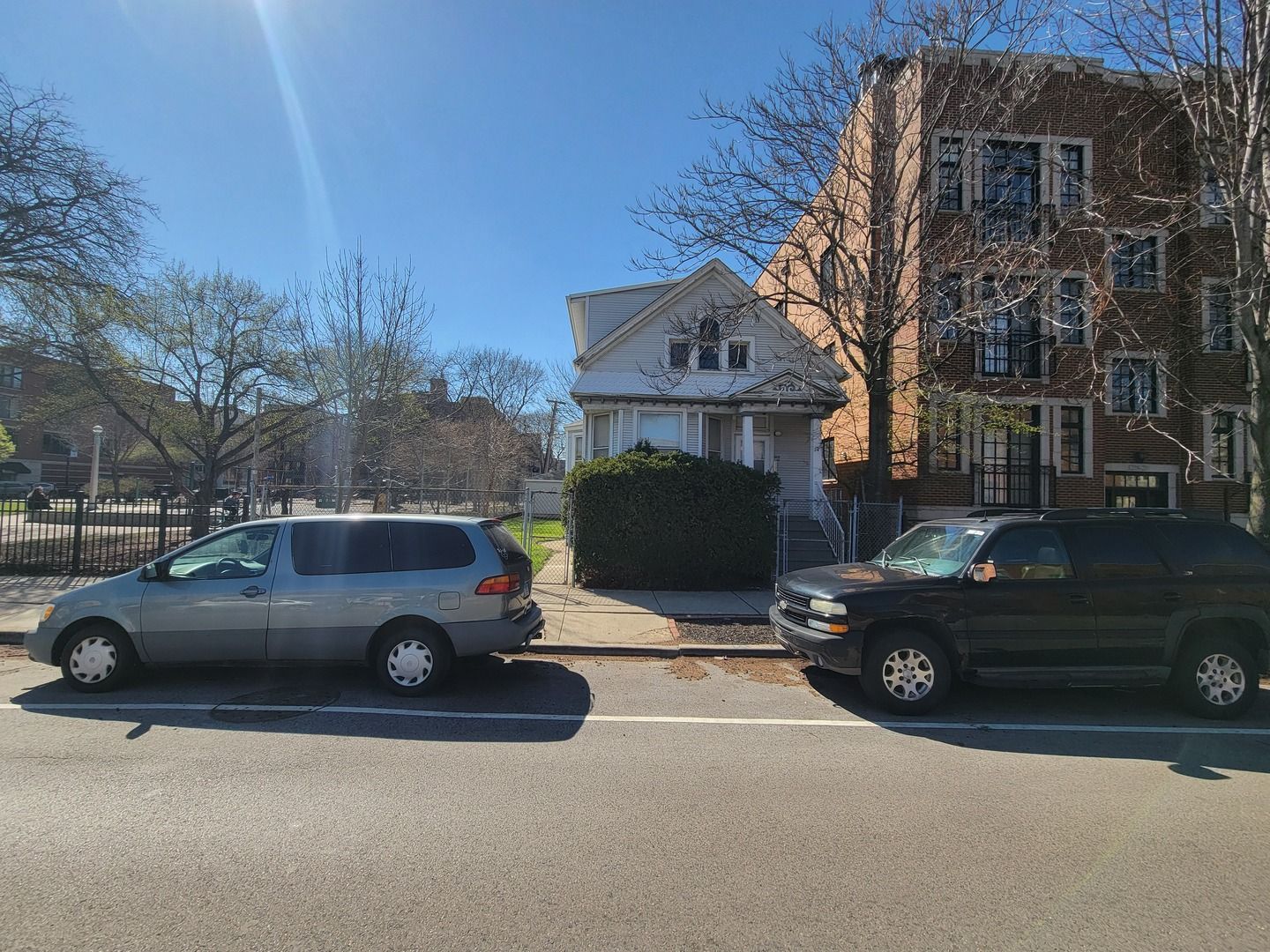 3214 N Damen Avenue — Chicago, IL 60618