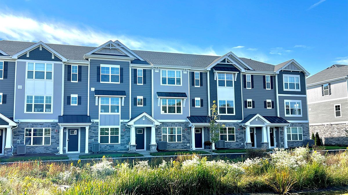 435 Lakeshore Court — St. Charles, IL 60174