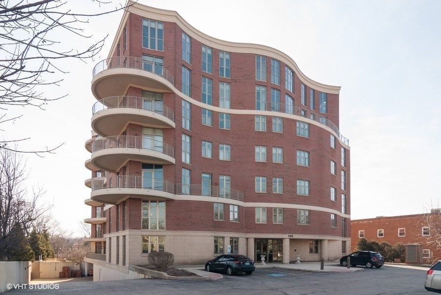 520 WASHINGTON Street — Naperville, IL 60540