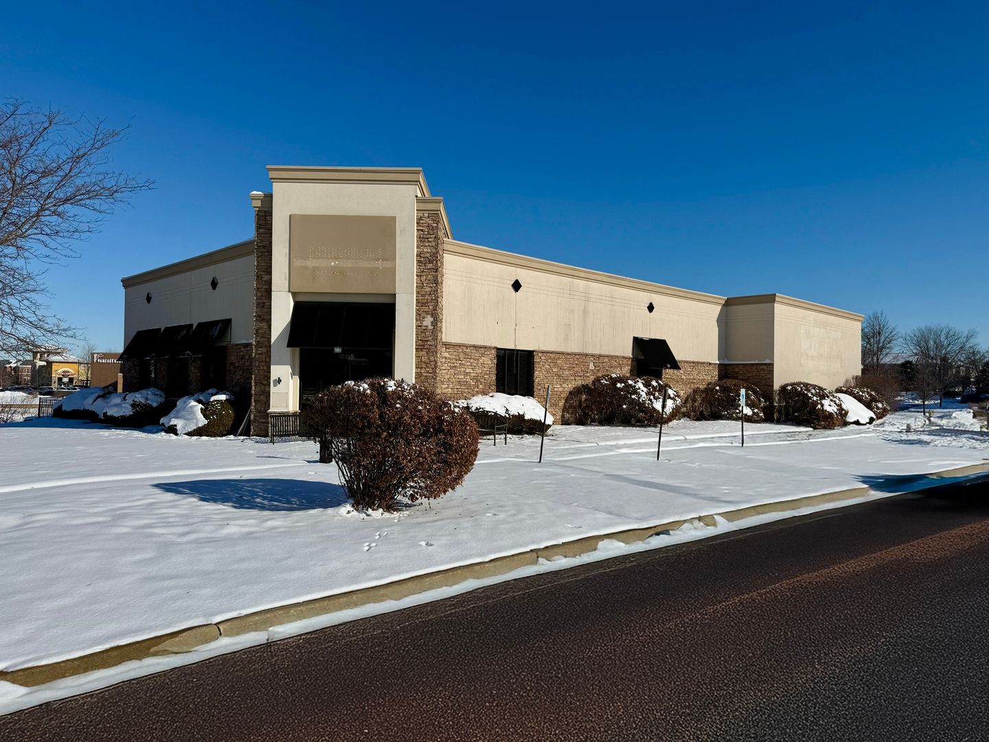 16165 La Grange Road — Orland Park, IL 60462