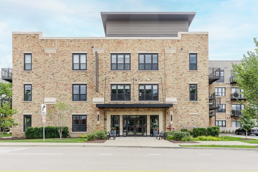 101 W Liberty Street #102 — Barrington, IL 60010