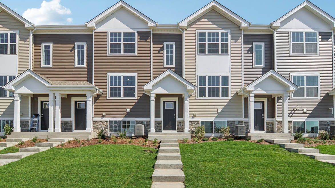 917 Briar Glen Court, Hampshire, IL 60140