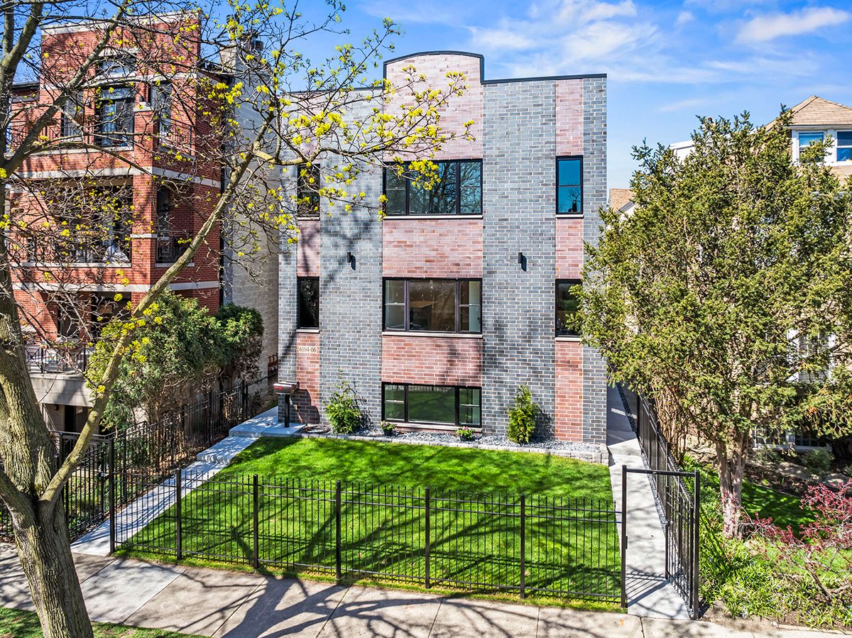 6106 N Hermitage Avenue — Chicago, IL 60660