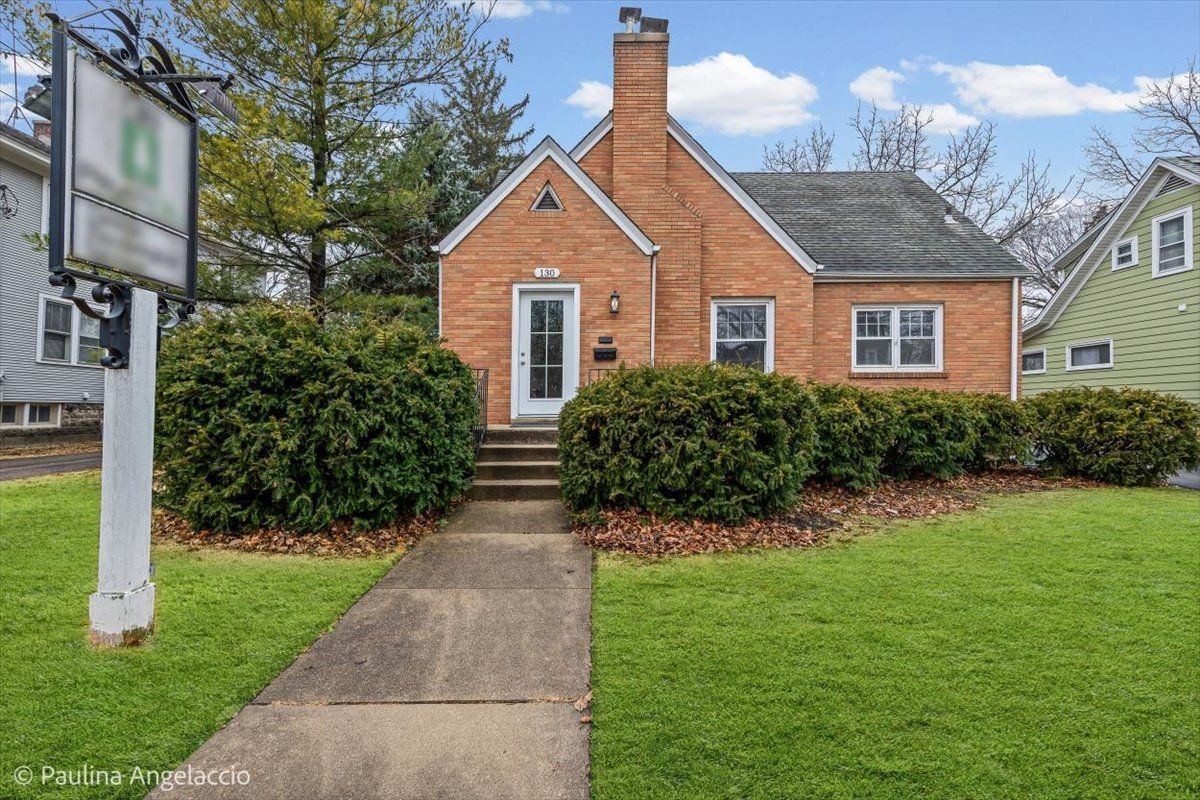 130 Harrison Street — Barrington, IL 60010