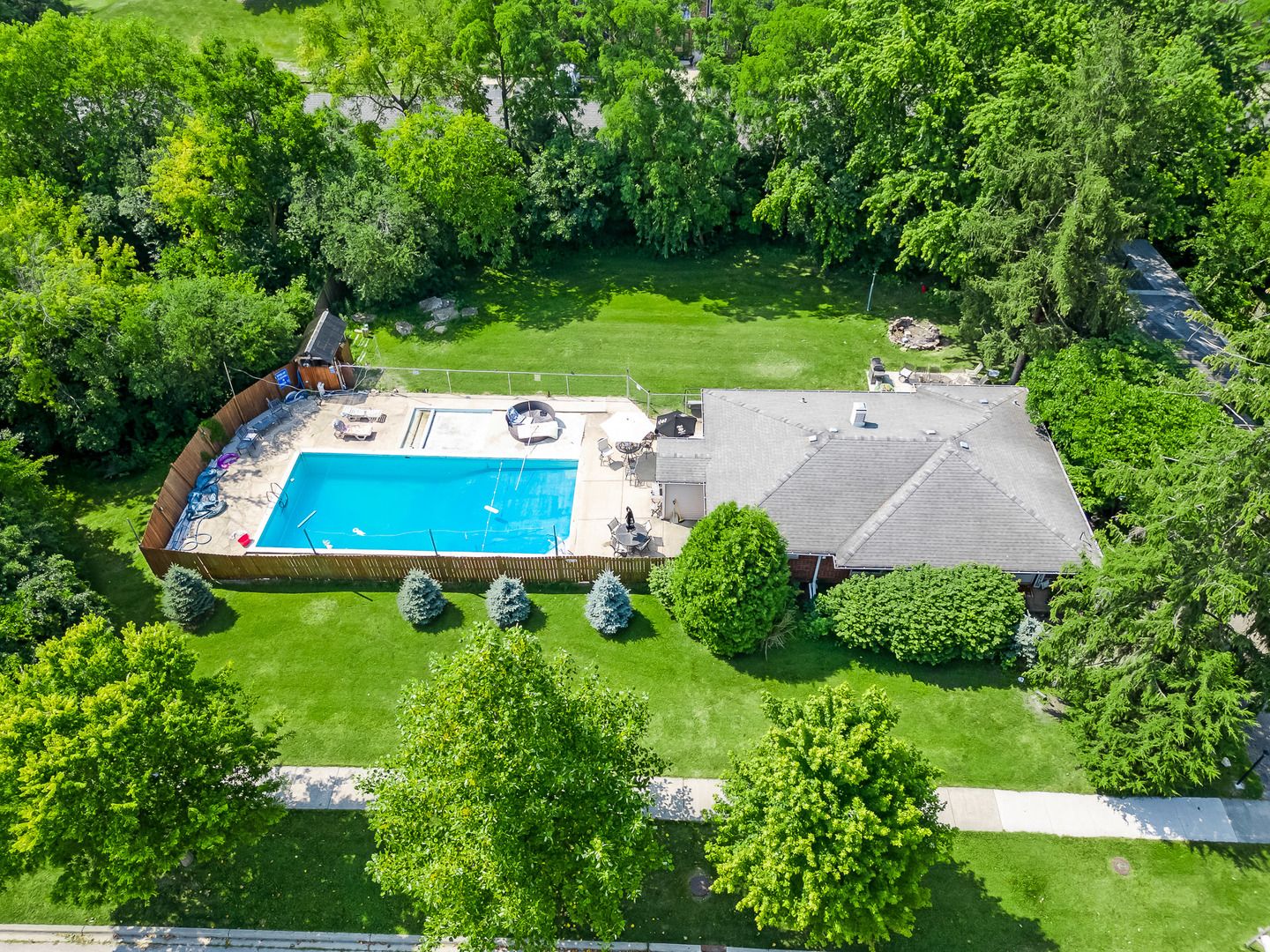 25 Hidden View Drive — Westmont, IL 60559
