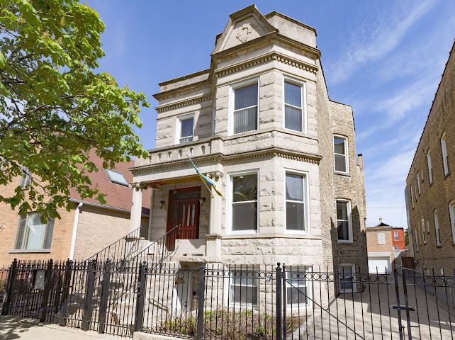 2624 Walton Street, Chicago, IL 60622