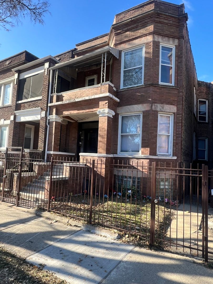 6240 S Evans Avenue — Chicago, IL 60637