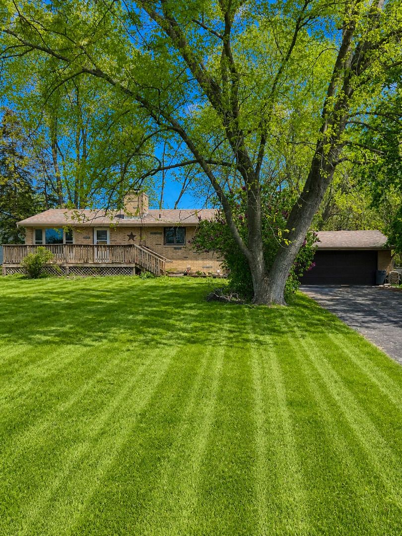 13980 Stonegate Road, Wadsworth, IL 60083
