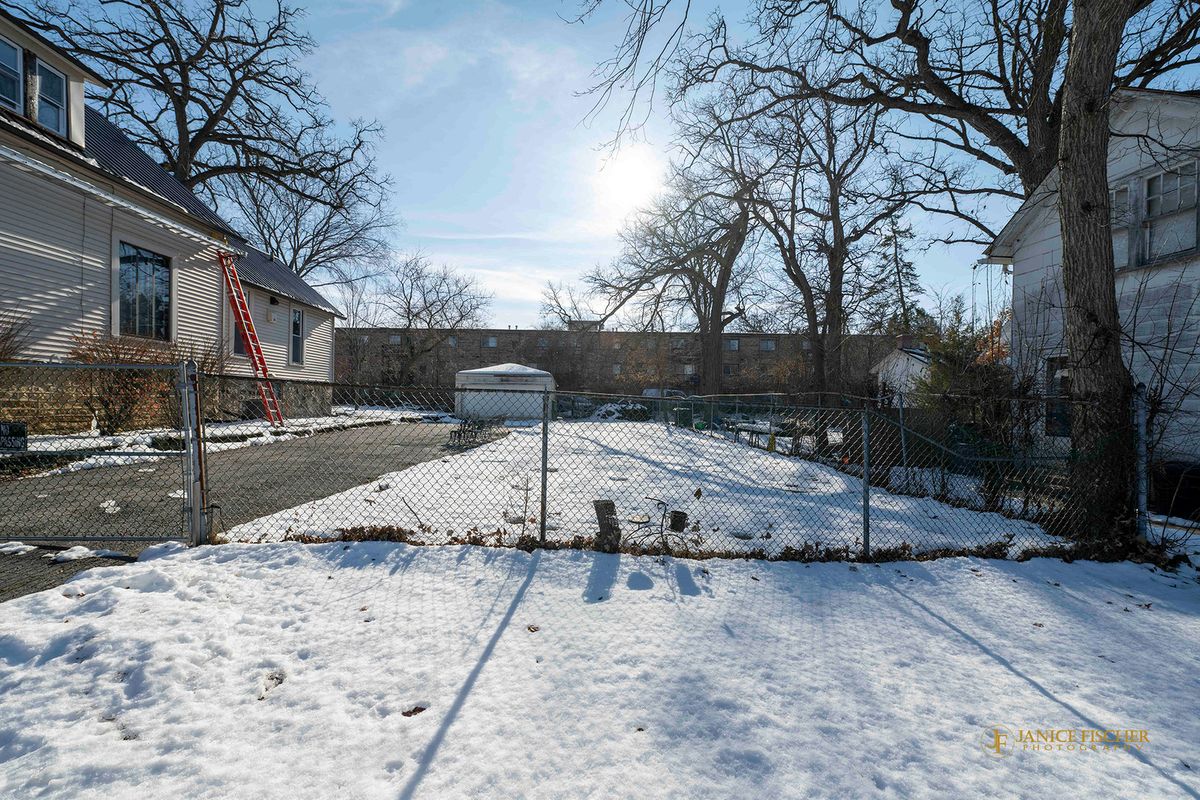 15 Lake Street, Lake Zurich, IL 60047