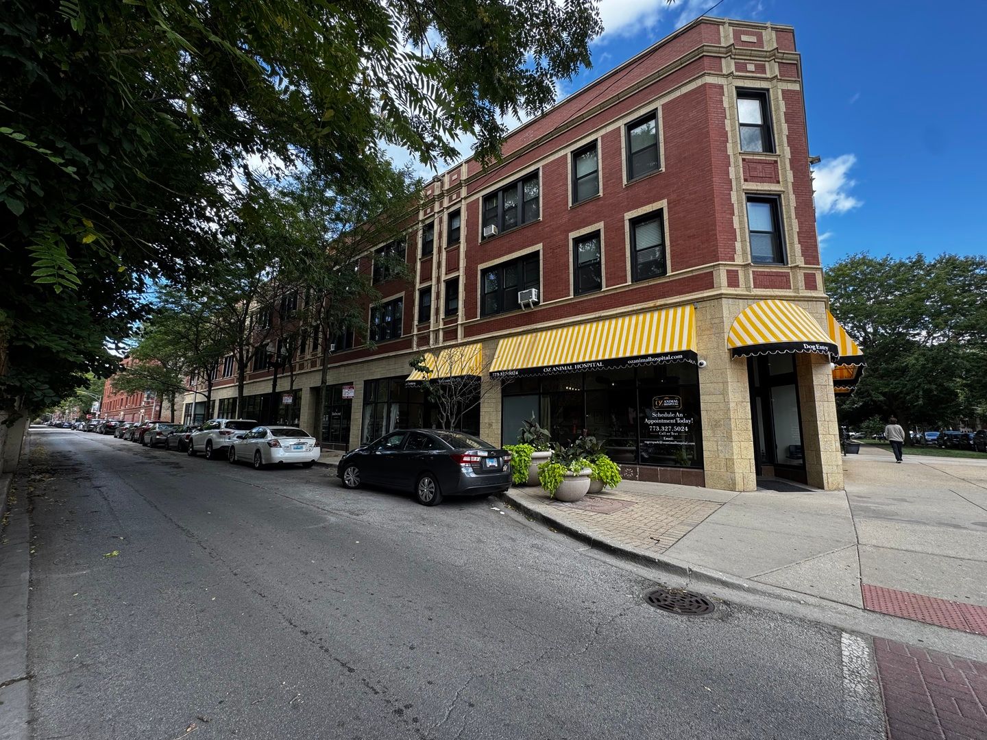 7015 N Glenwood Avenue — Chicago, IL 60626
