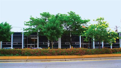 5765 Lincoln Avenue, Chicago, IL 60659