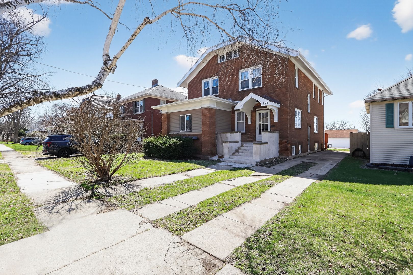 324 Paris Avenue — Rockford, IL 61107