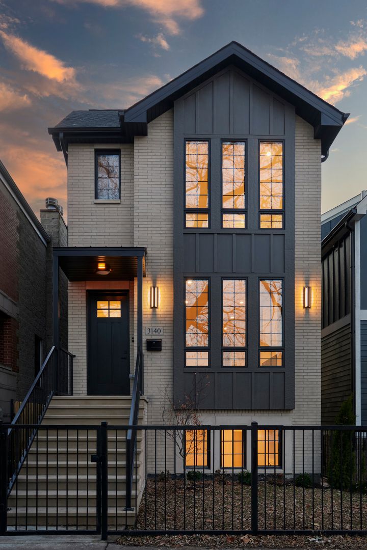 3140 Leavitt Street, Chicago, IL 60618