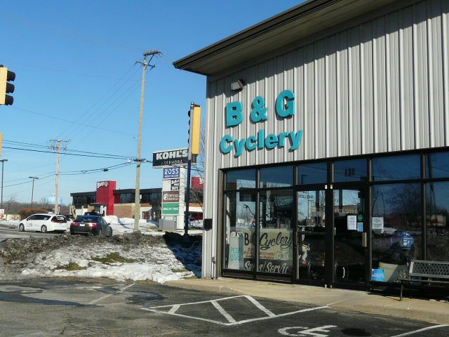 131 E Rollins Road — Round Lake Beach, IL 60073