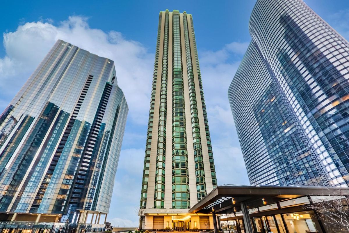 195 Harbor Drive, Chicago, IL 60601