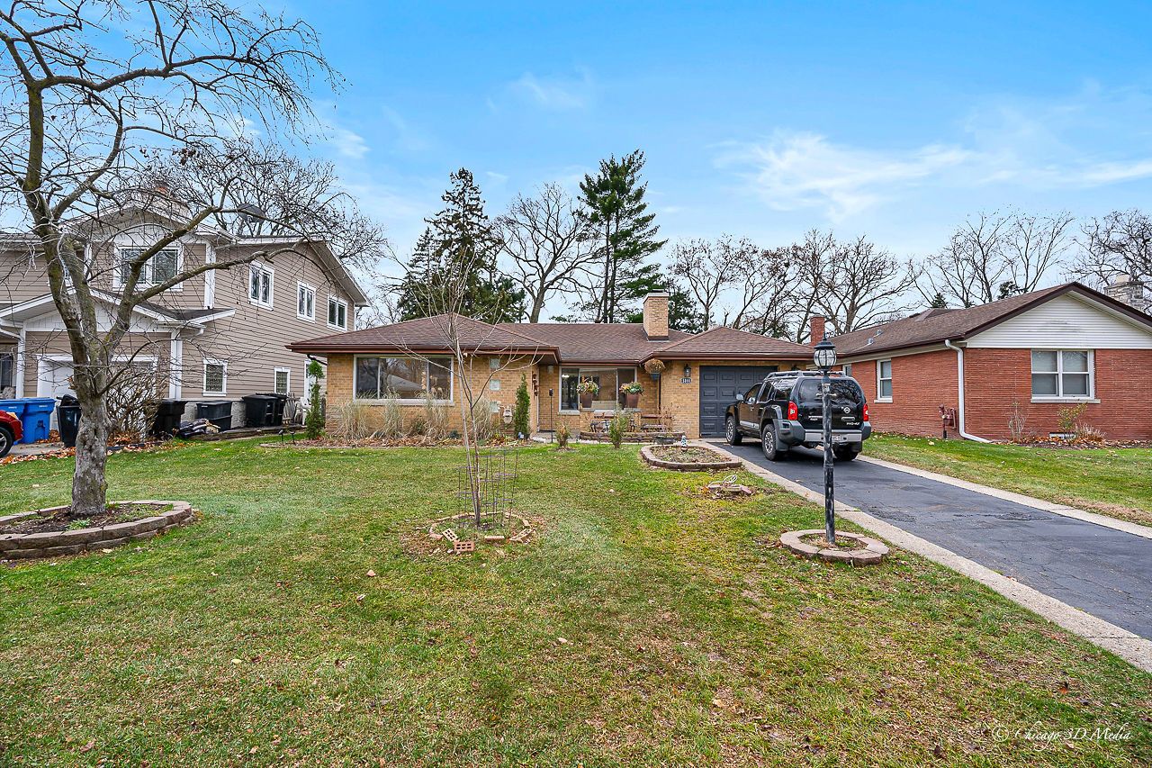 5844 N Lacey Avenue — Chicago, IL 60646