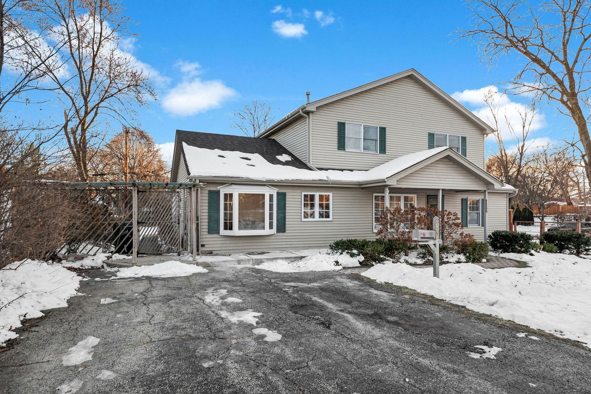 3505 Linneman Street, Glenview, IL 60025