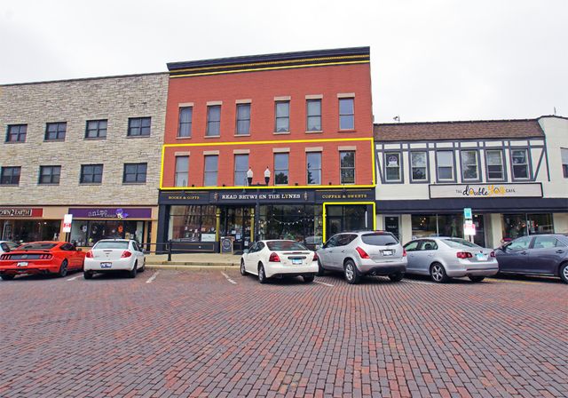 111 E Van Buren Street #A — Woodstock, IL 60098
