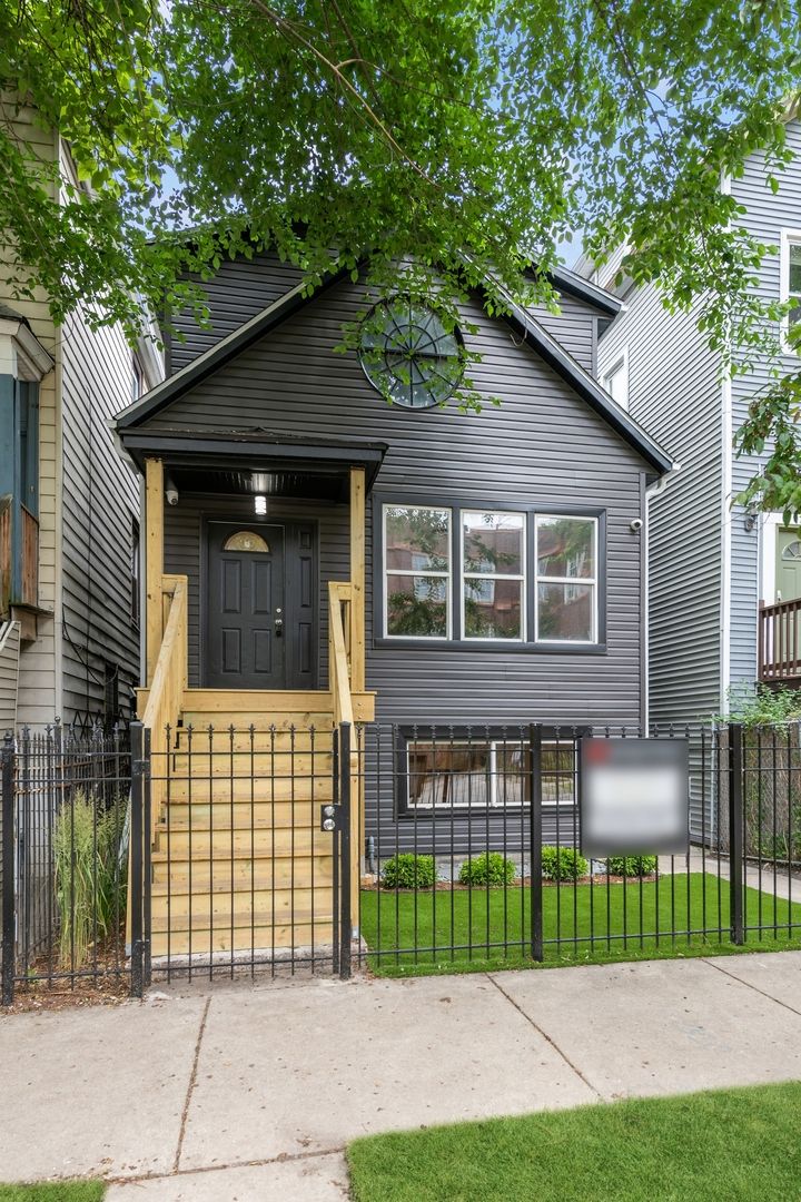 1731 N Fairfield Avenue #3 — Chicago, IL 60647
