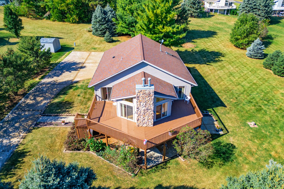 810 Southgate Drive, Davis, IL 61019