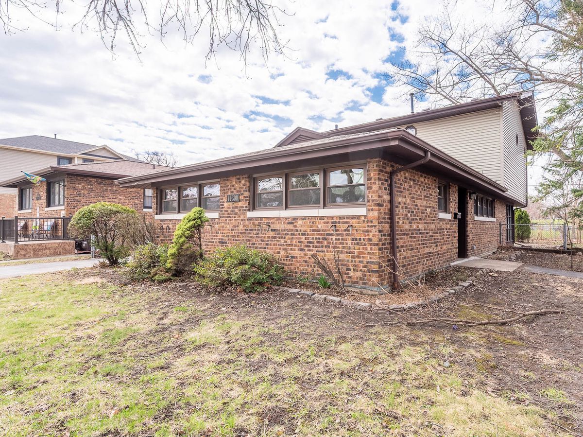 11300 Fairfield Avenue, Chicago, IL 60655