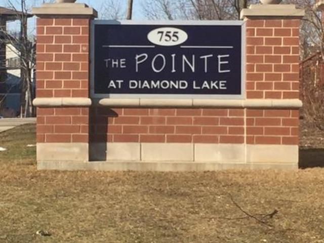 755 DIAMOND LAKE Road, Mundelein, IL 60060