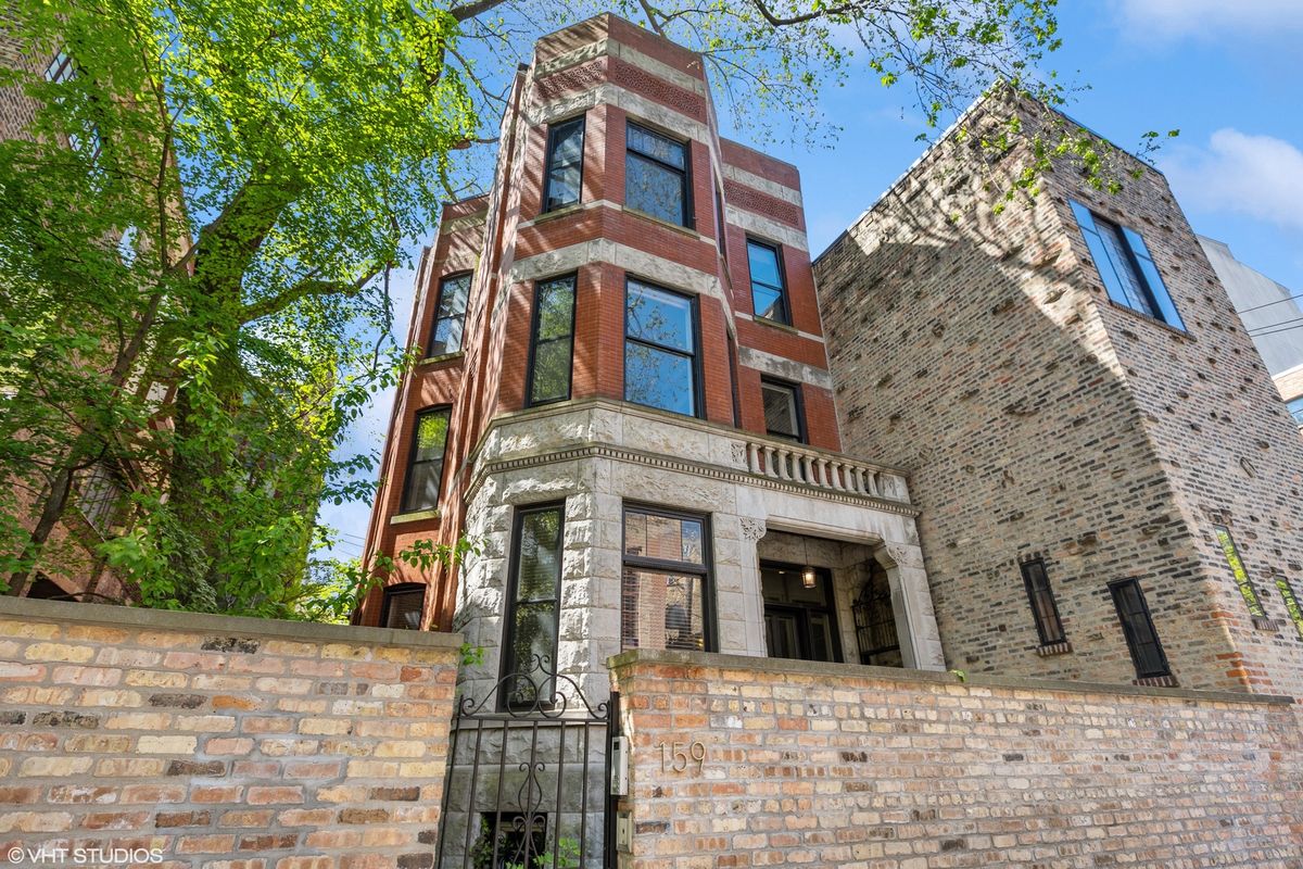 159 Burton Place, Chicago, IL 60610