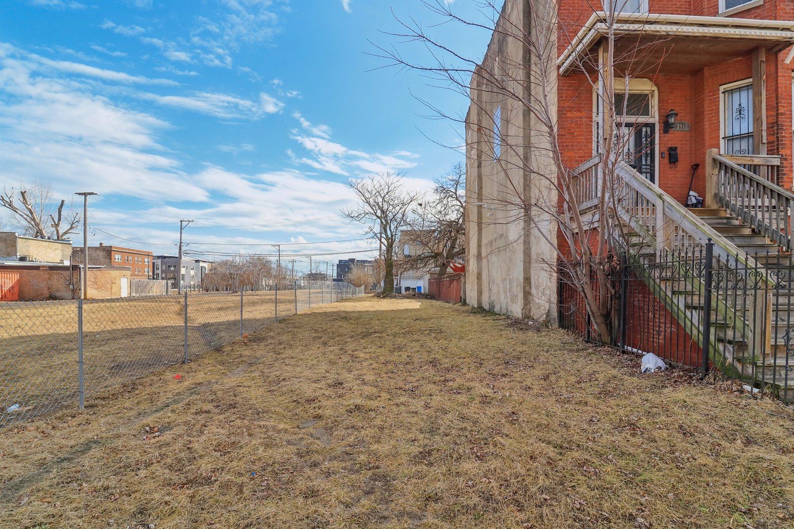 3913 S Prairie Avenue — Chicago, IL 60653