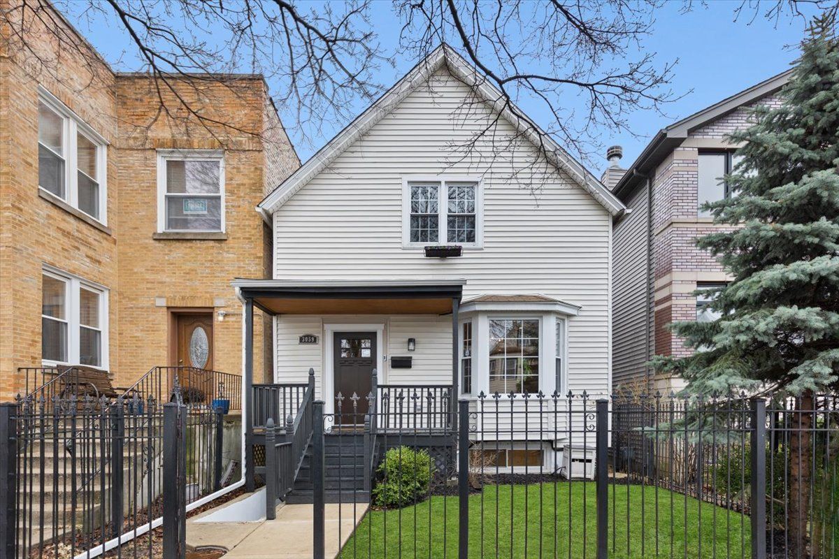 3059 GRESHAM Avenue, Chicago, IL 60618